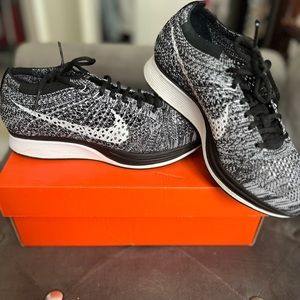 Nike Flyknit racer